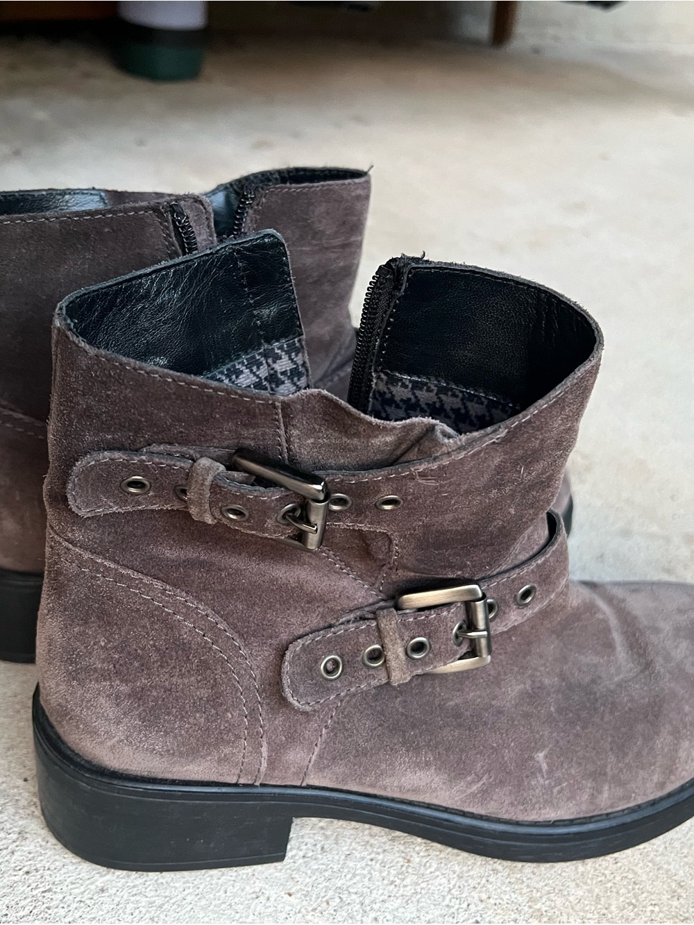 AQUATALIA BY MARVIN K GREY MOTO BOOTS SIZE 8